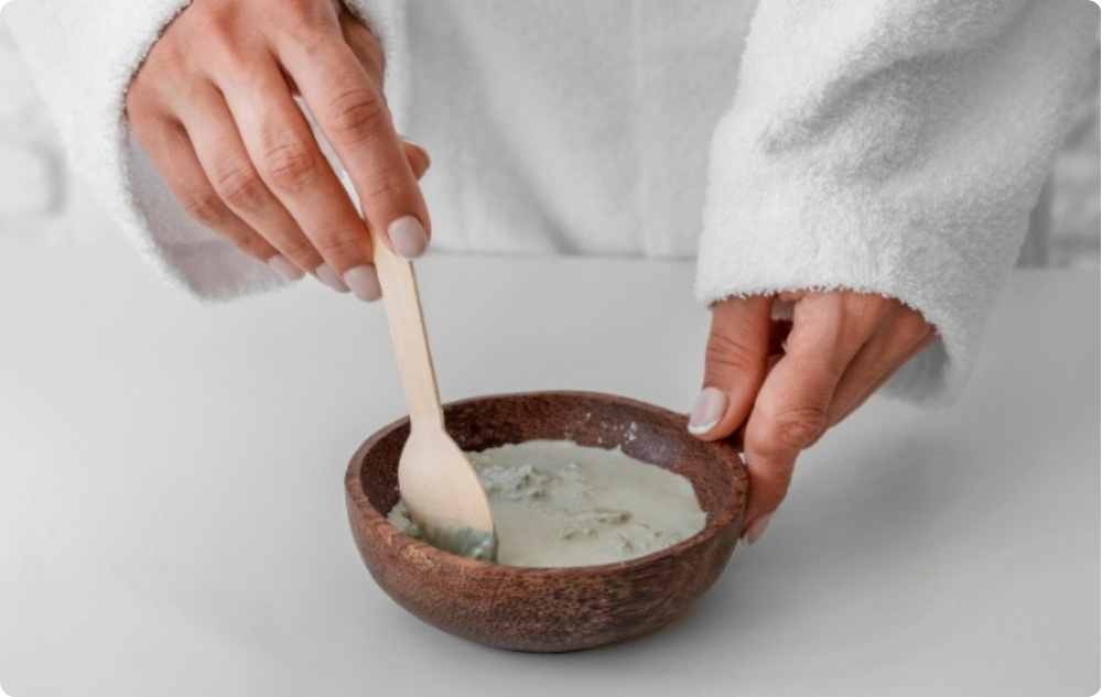 Jako přísada do jílových pleťových masek