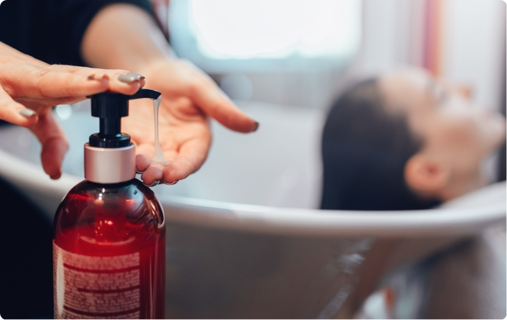 Jako doplněk šamponu pro mastnou pokožku hlavy